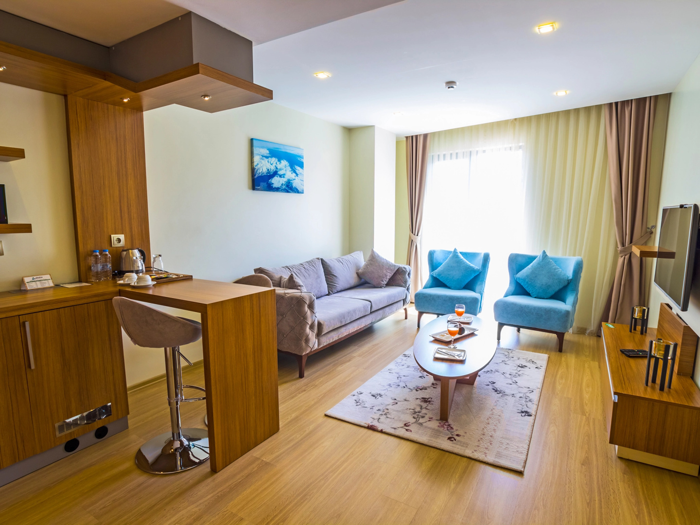 Alesha Suite