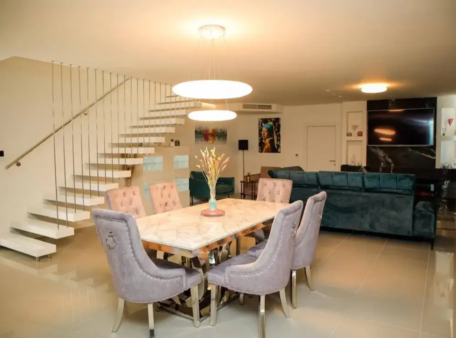 Sunset Serenity Villa With Pool, Gym and Sauna