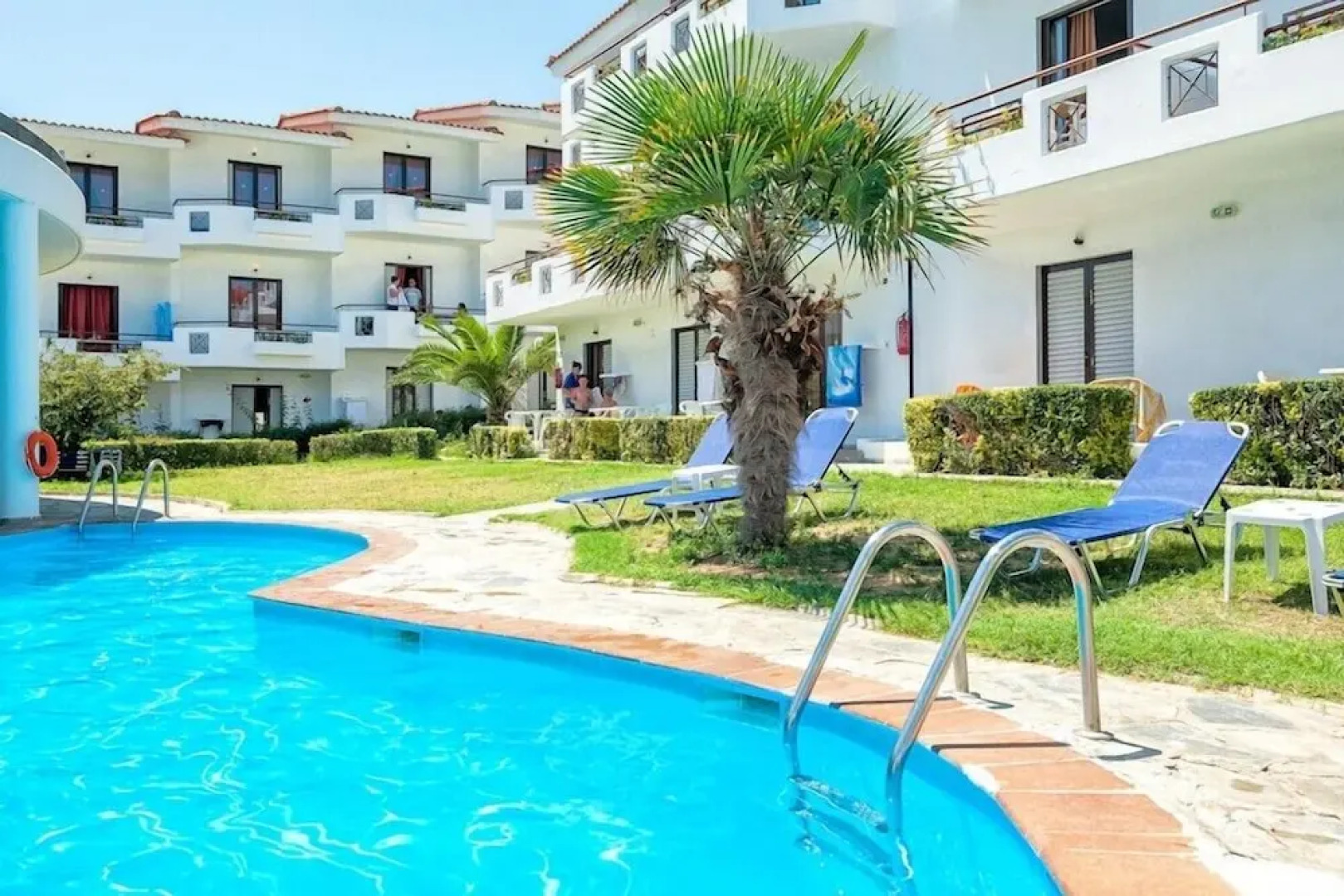 Xenios Dolphin Beach Hotel