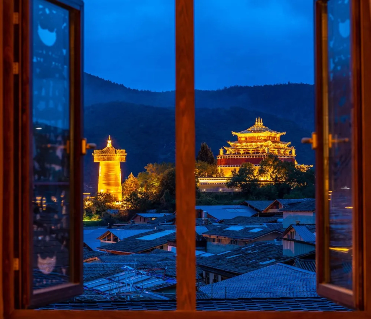 The 5th Meteorite Glory Hotel