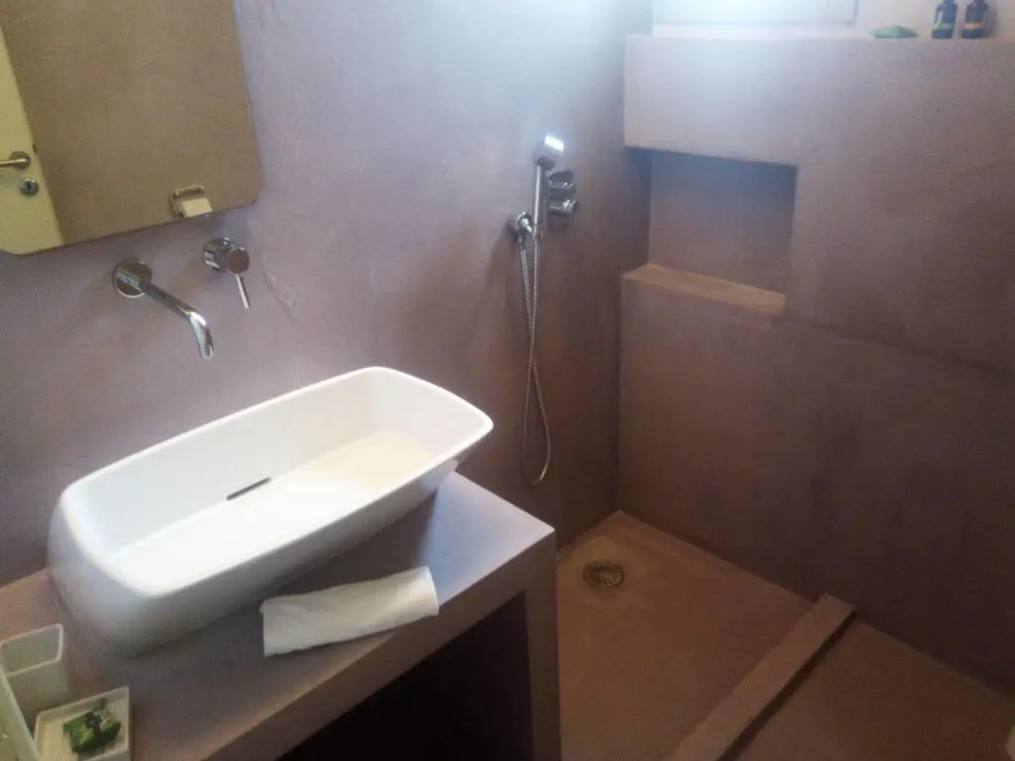 Skinammos studios,suites