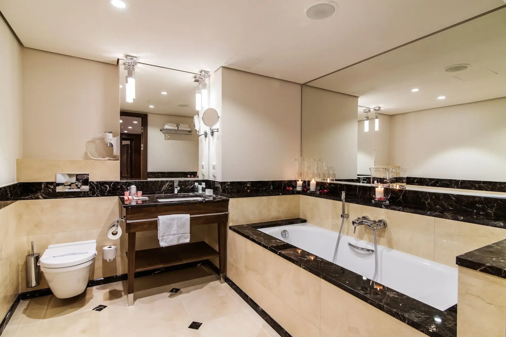 Airport Hotel Okecie