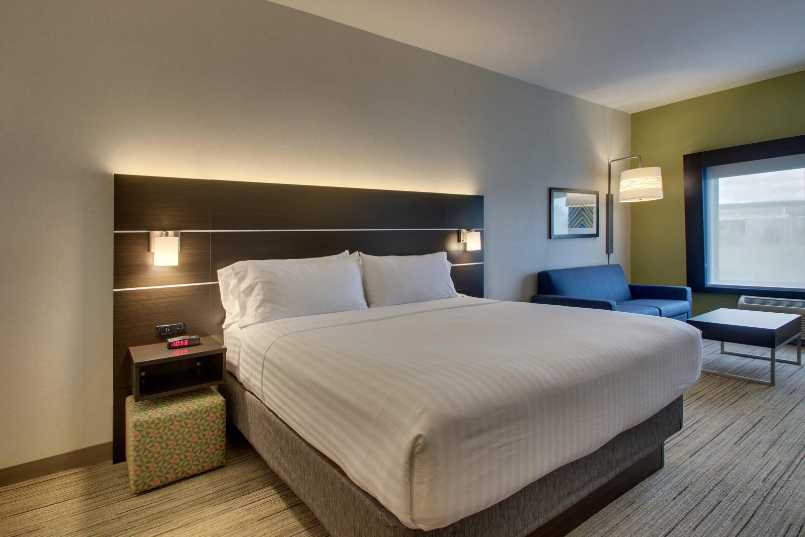 Holiday Inn Express & Suites Morris by IHG