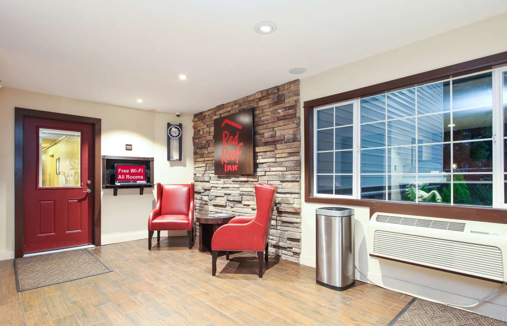 Evergreen Inn & Suites Portland Airport