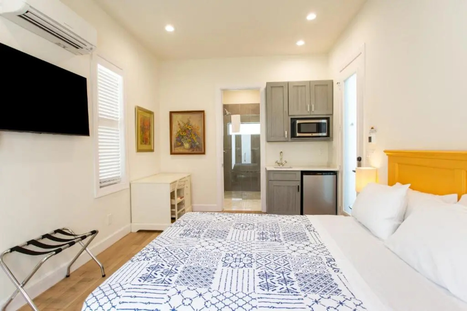 Sorrento Cabana in North Naples