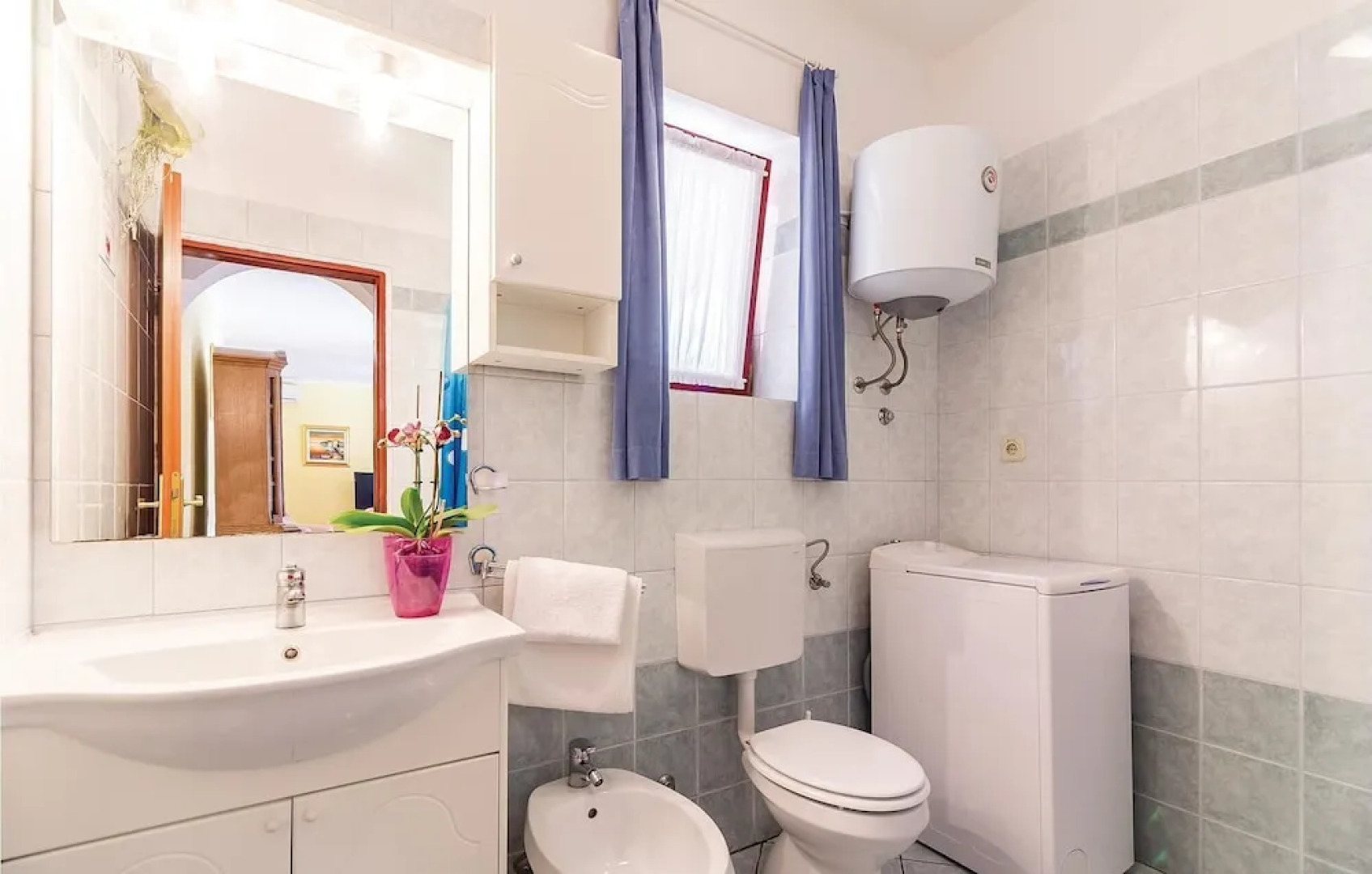 Stunning Home in Loborika With Wifi and 6 Bedrooms