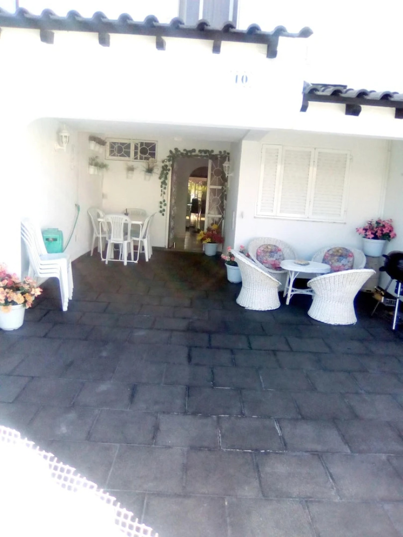 House With 4 Bedrooms in Corroios, With Pool Access, Enclosed Garden a