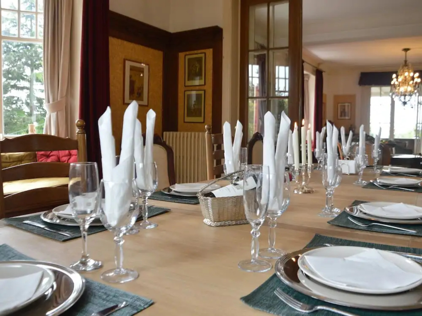 Gorgeous Villa on an Estate With Beautiful Garden, Swimming Pool and Pool House With Sauna