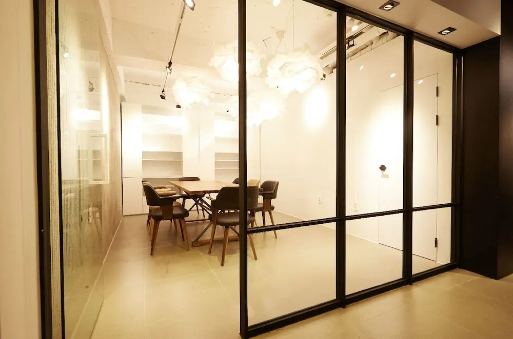 Haru Hotel & Guesthouse - Hostel