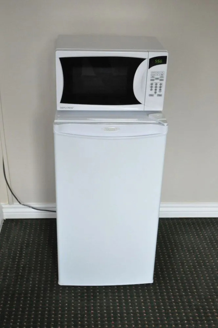 Colonial House Motor Inn