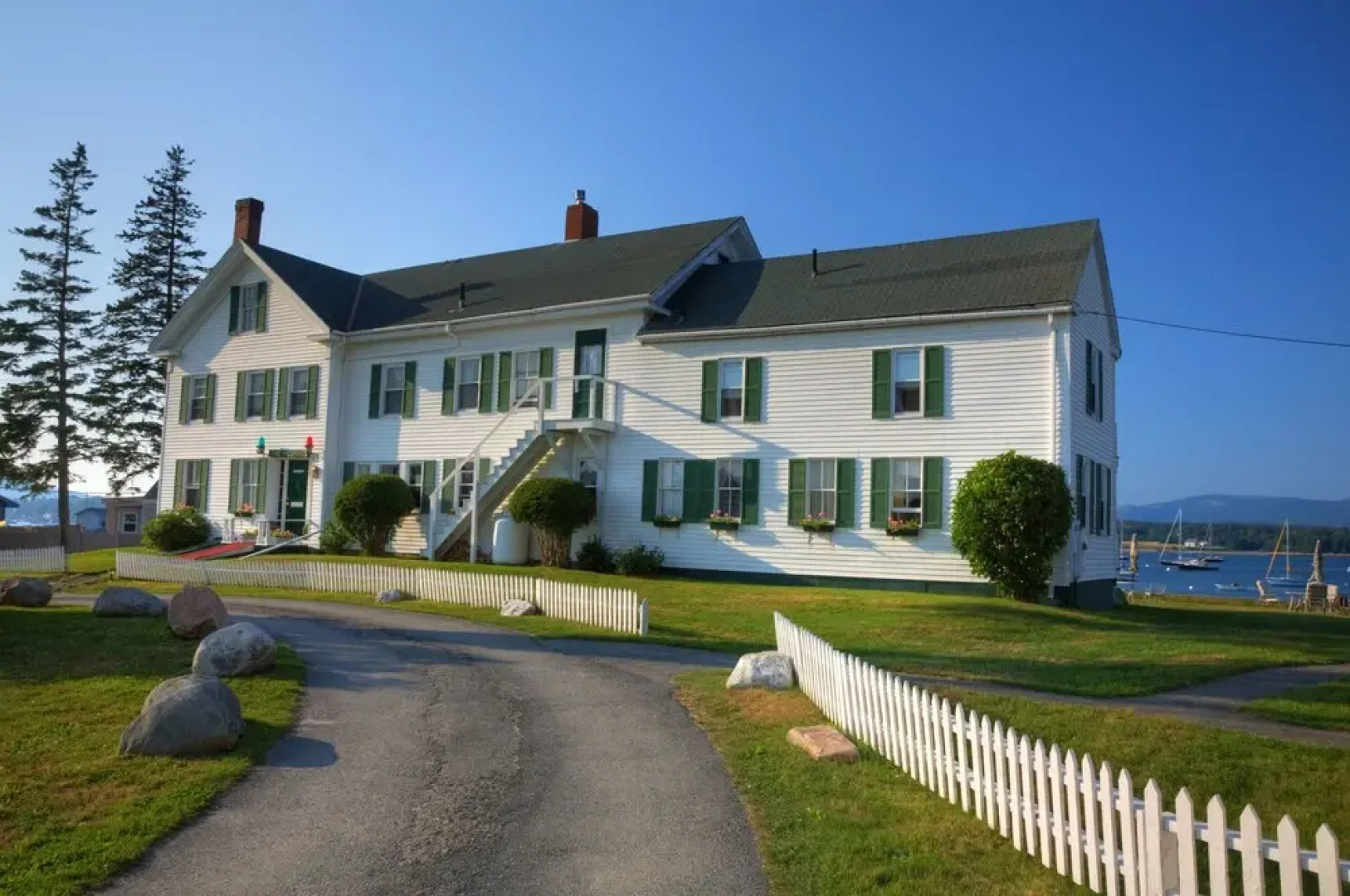 Moorings Inn Waterfront