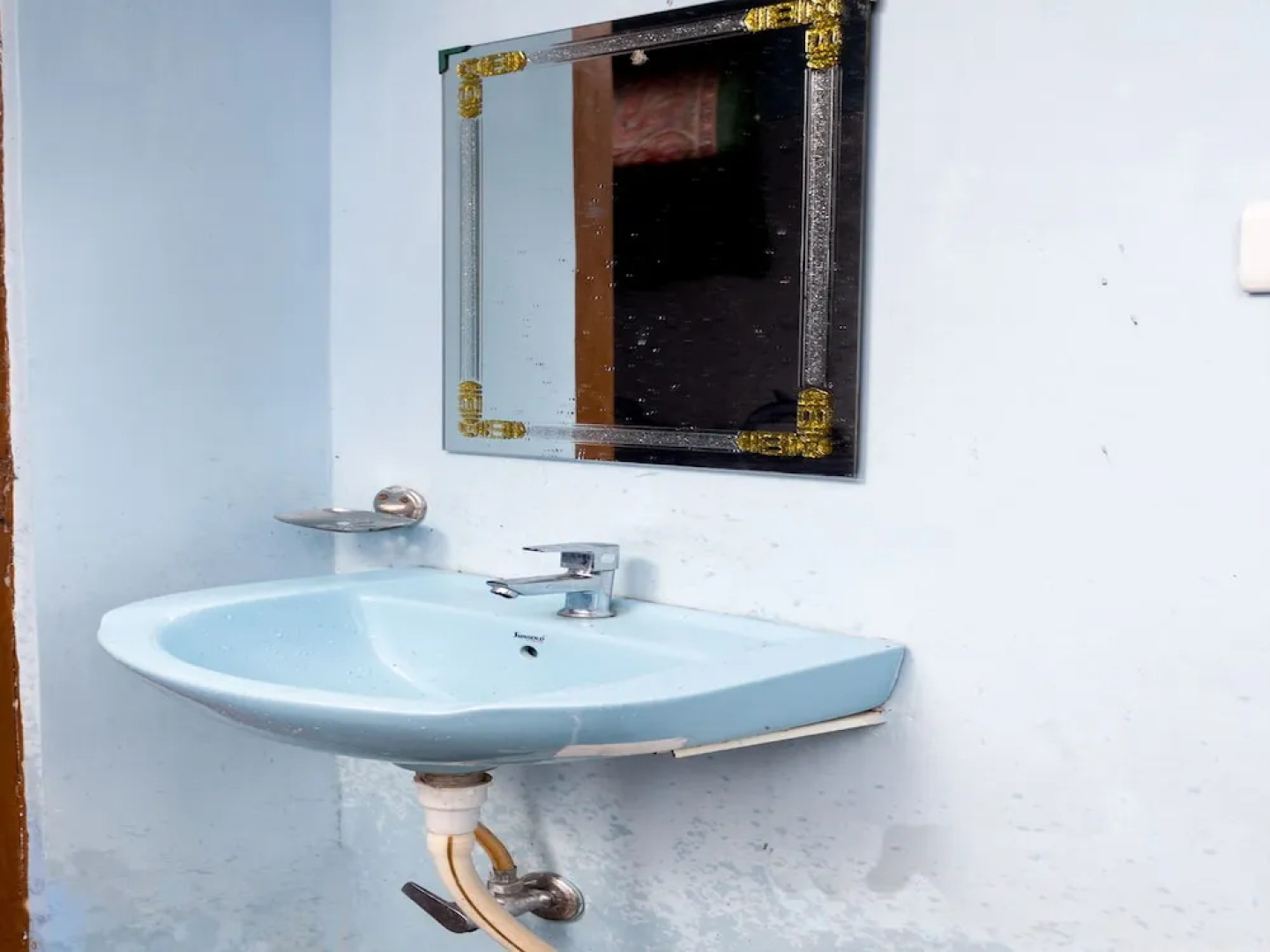 OYO 13881 Home Majestic Hill View 1BHK Naddi