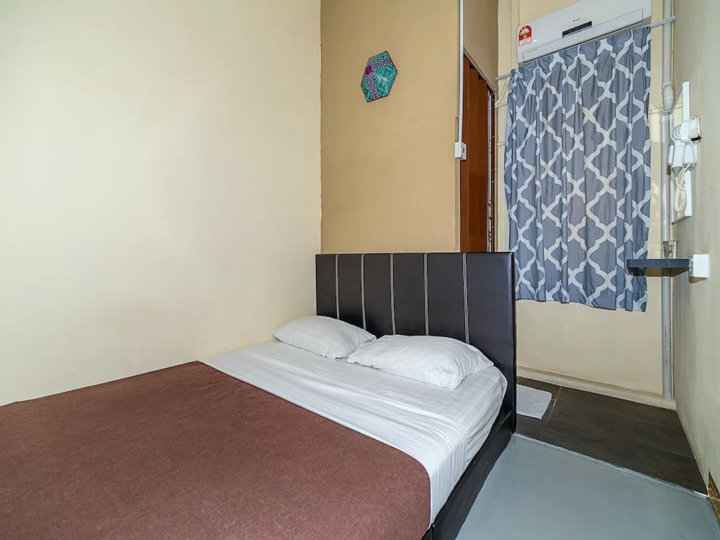 SPOT ON 90042 One Plaza Eco Hotel