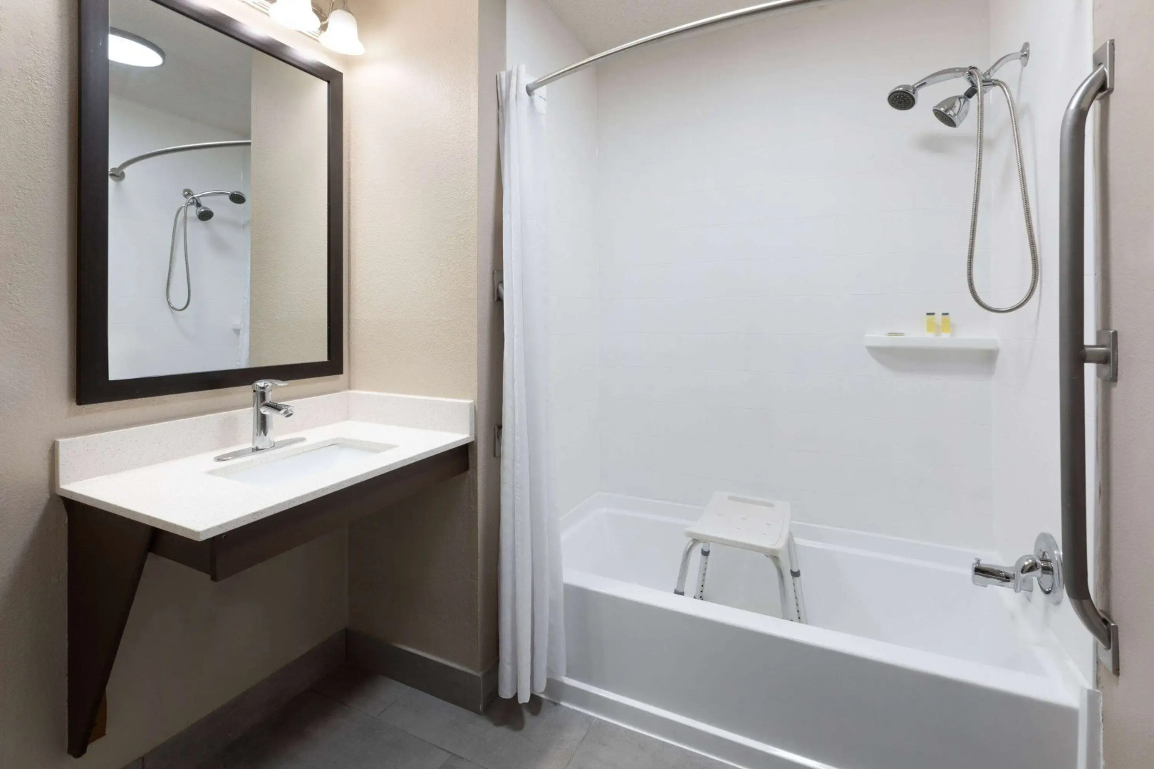 Super 8 by Wyndham Summersville/New River National Park