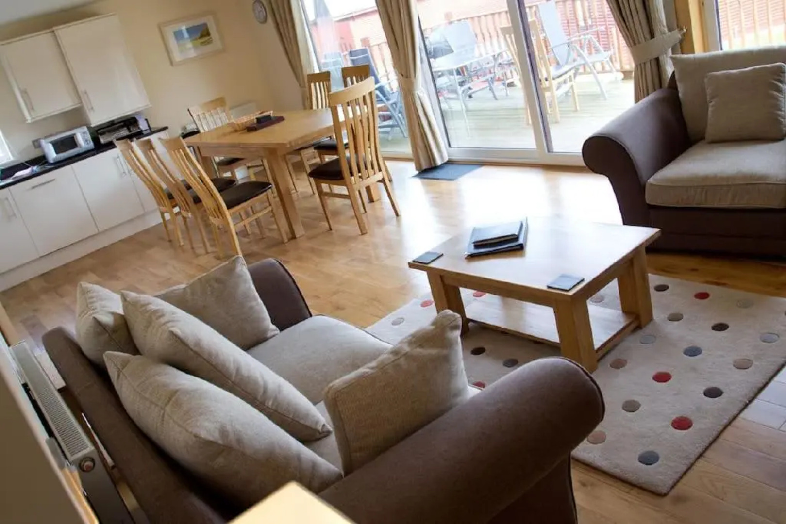 Swallow Lodge with Hot Tub, dogs welcome sleeps 8, Great resort Facilities