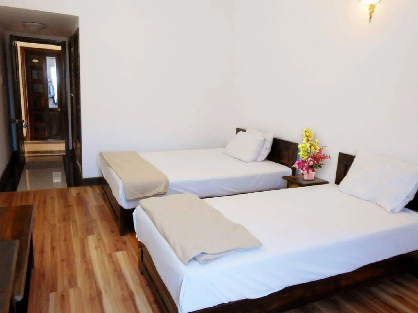 Yasaka Huong Sen Restaurant & Hotel