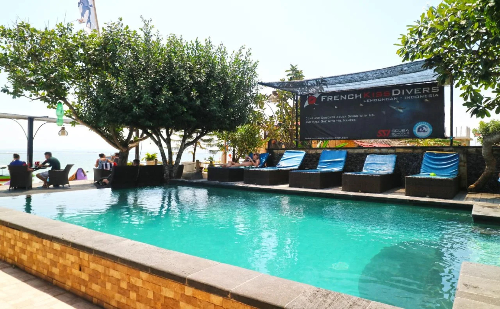 Puri Nusa Beach Hotel