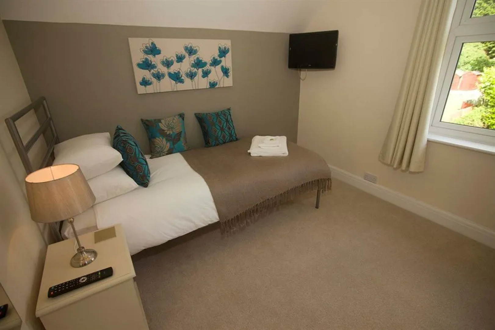 Innocence Rooms West