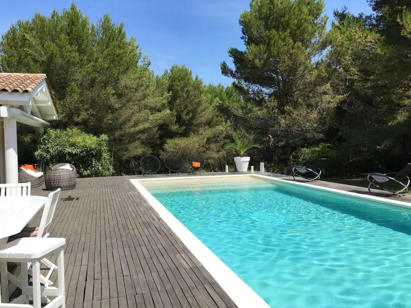 Apartment With 2 Bedrooms in Alleins, With Pool Access, Enclosed Garden and Wifi - 50 km From the Beach