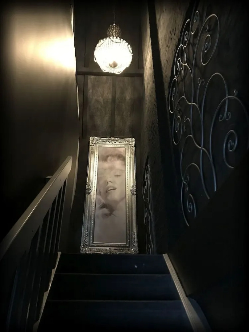 Love Hotel Domaine 10