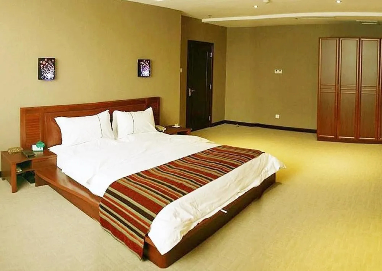 Taiyuan YueJia Hotel