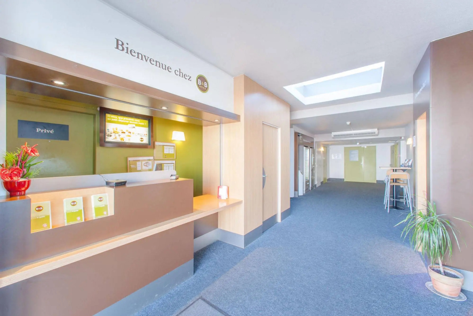 B&B HOTEL LYON St Bonnet Mi-Plaine