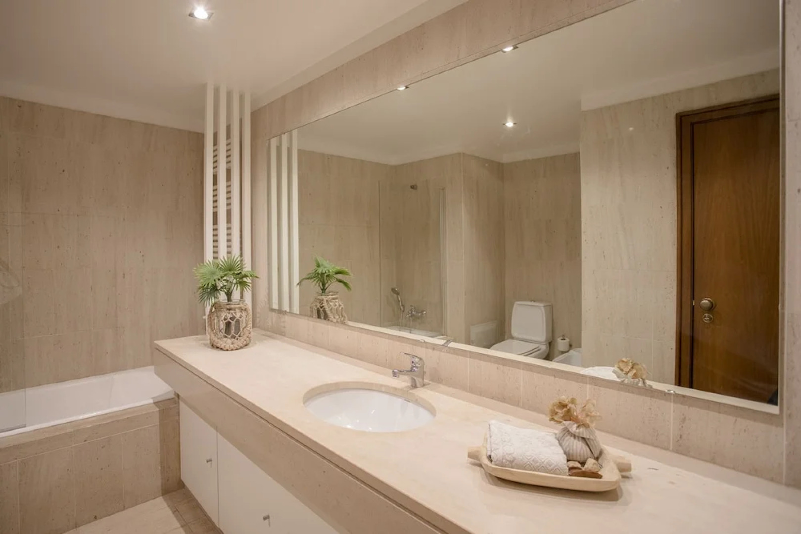 Liiiving in Matosinhos- Seaside Delight Apartment