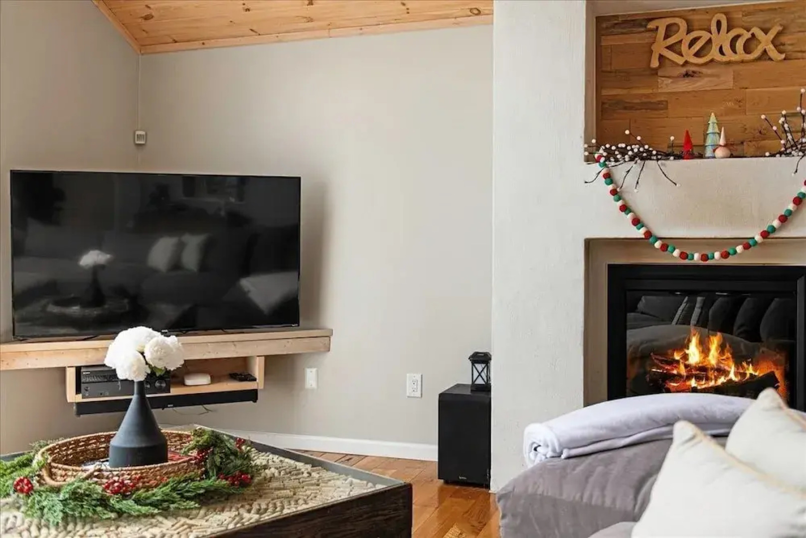 Pocono Scandinavian Cottage 2 Bedroom Cottage by RedAwning