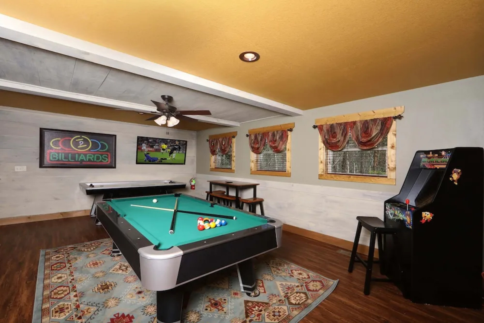 Above It All - Four Bedroom Cabin