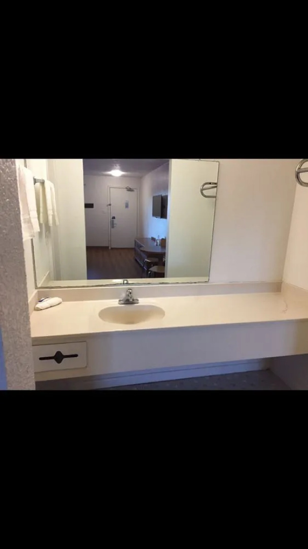 Super 8 - North Lima OH