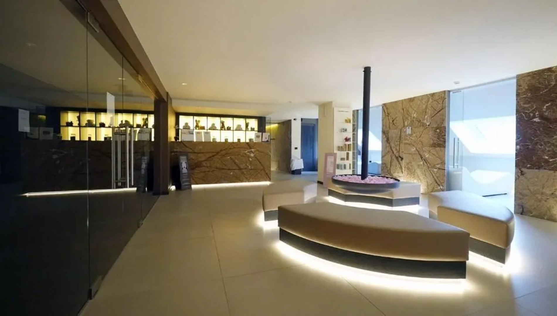 Alexander Charme Hotel