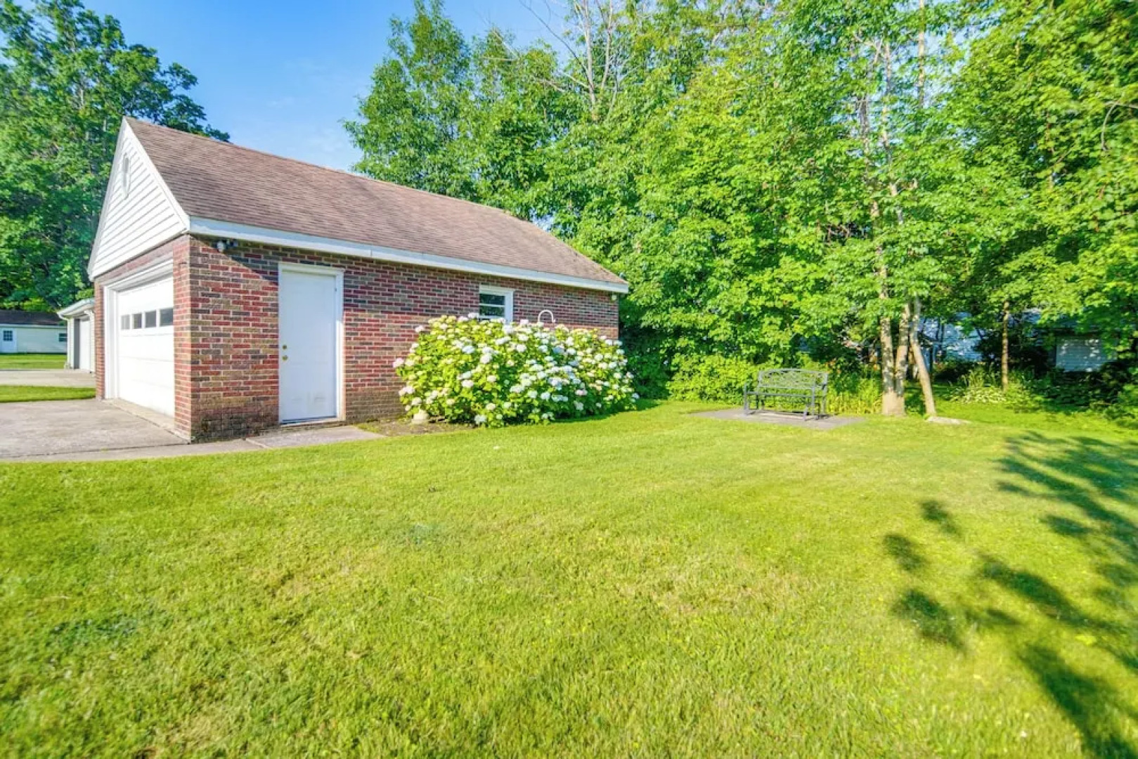 < 1 Mi to Lake Erie: Ashtabula Hideaway!