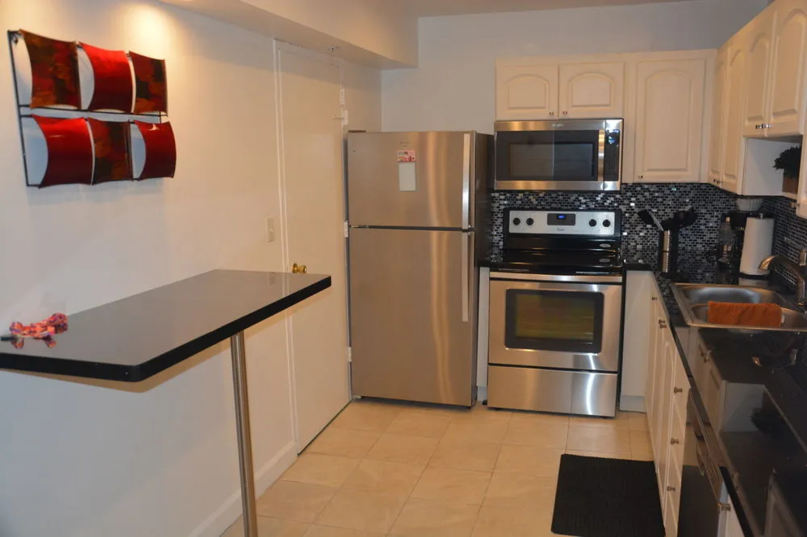 Hollywood Apartment by the Sea