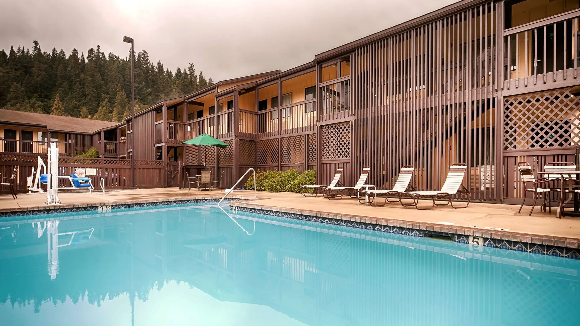 Best Western Oakridge Inn