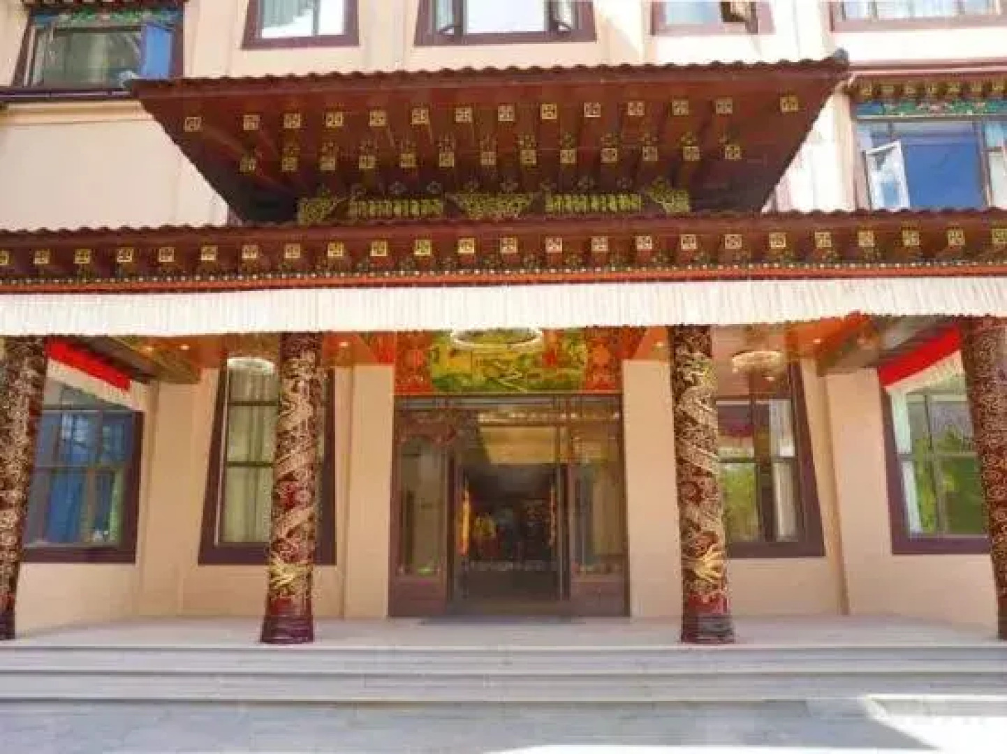 Shangri La Spa Hotel