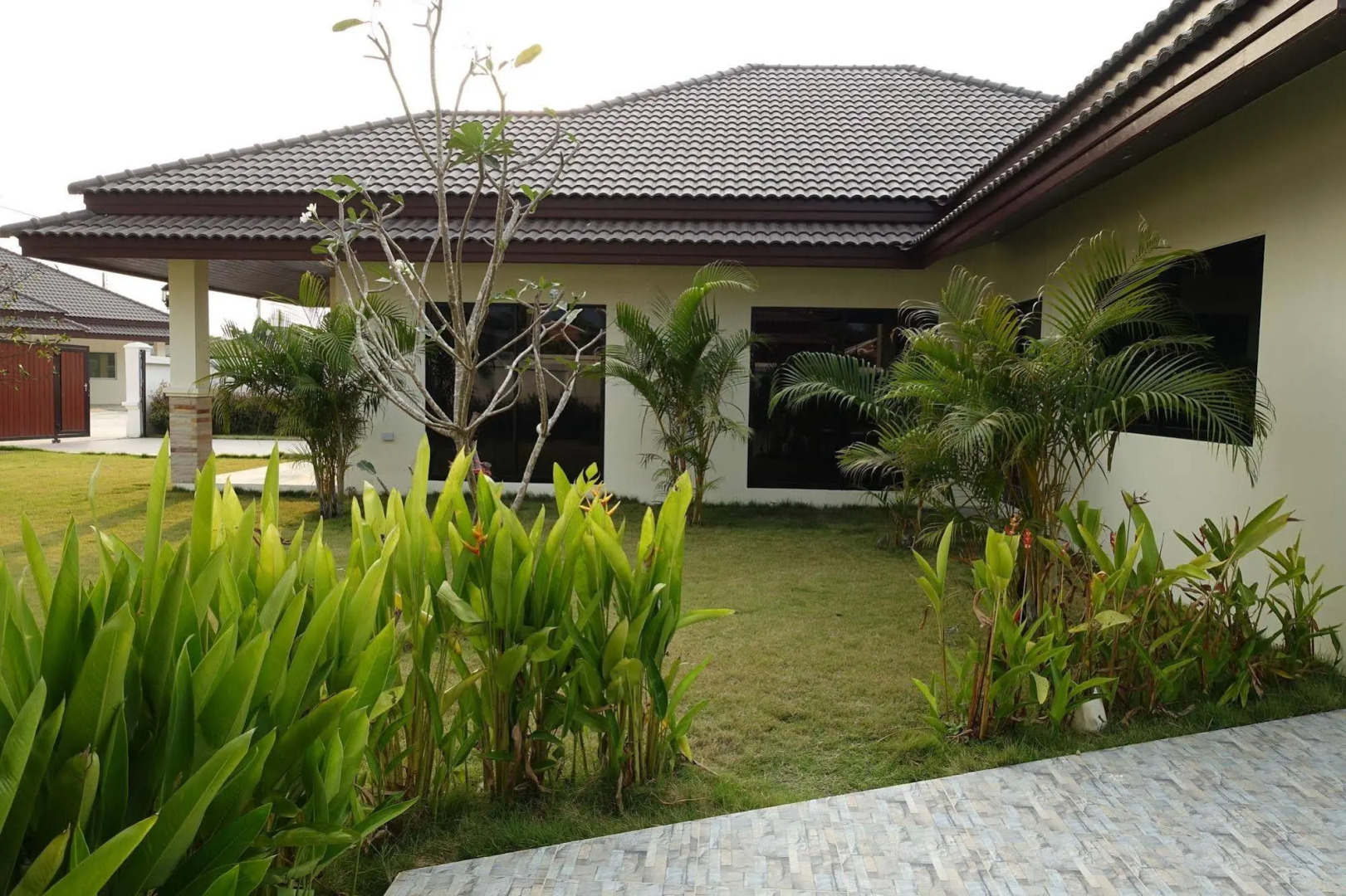 Unique Paradise Resort