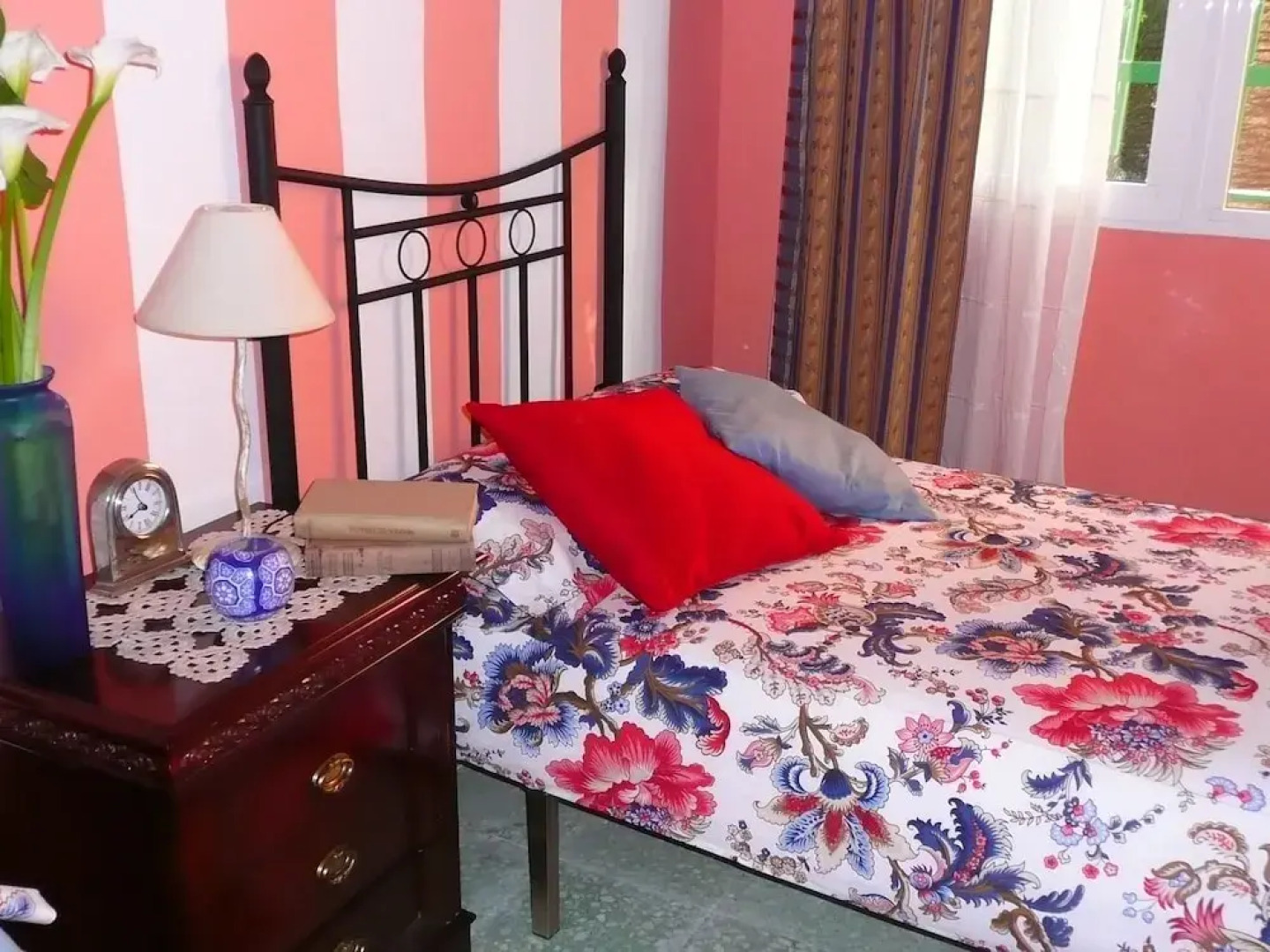 Villa Very Close to Seville With Beautiful Gardens and Pool