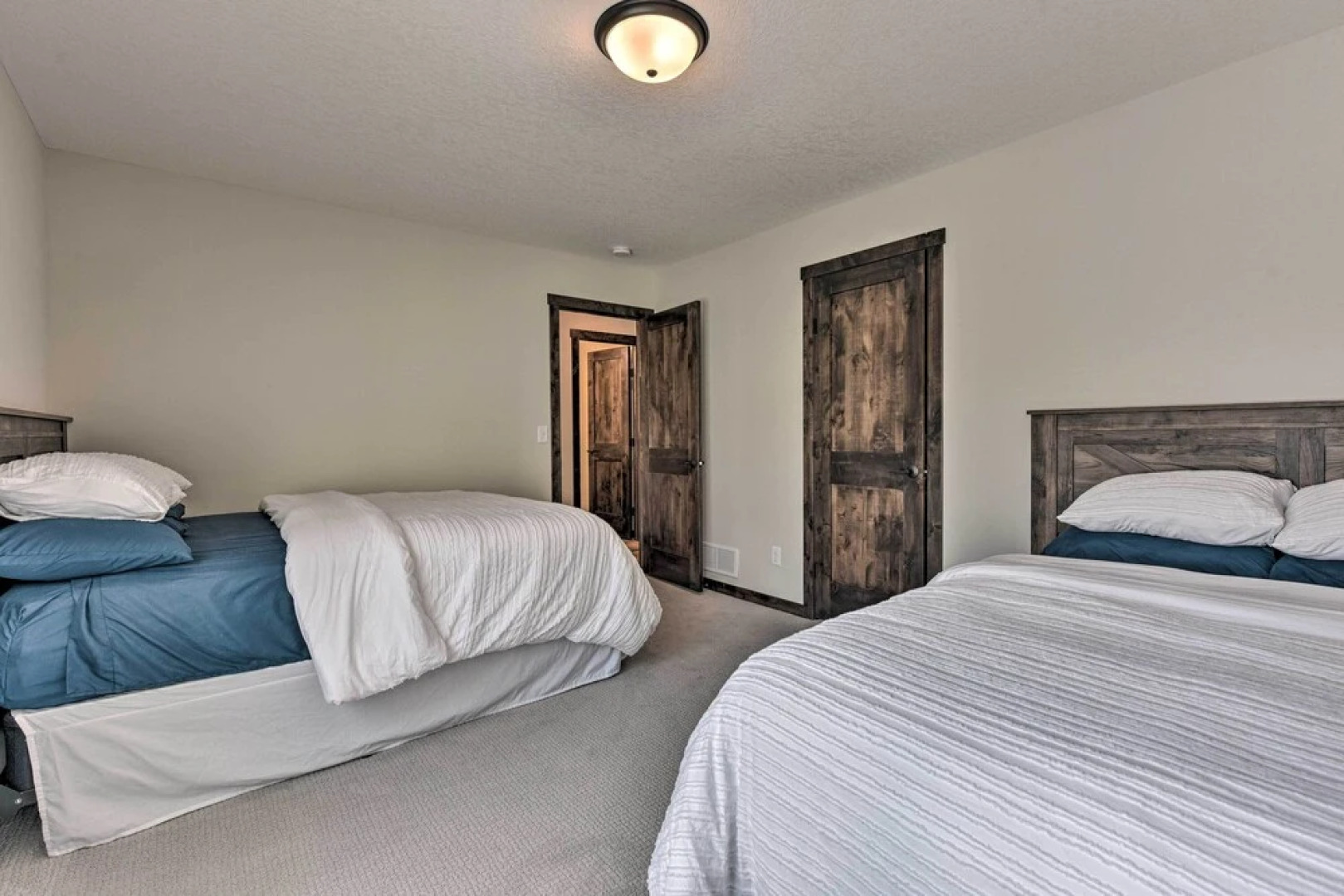 Modern Nisswa Escape w/ Deck: Walk to Gull Lake!