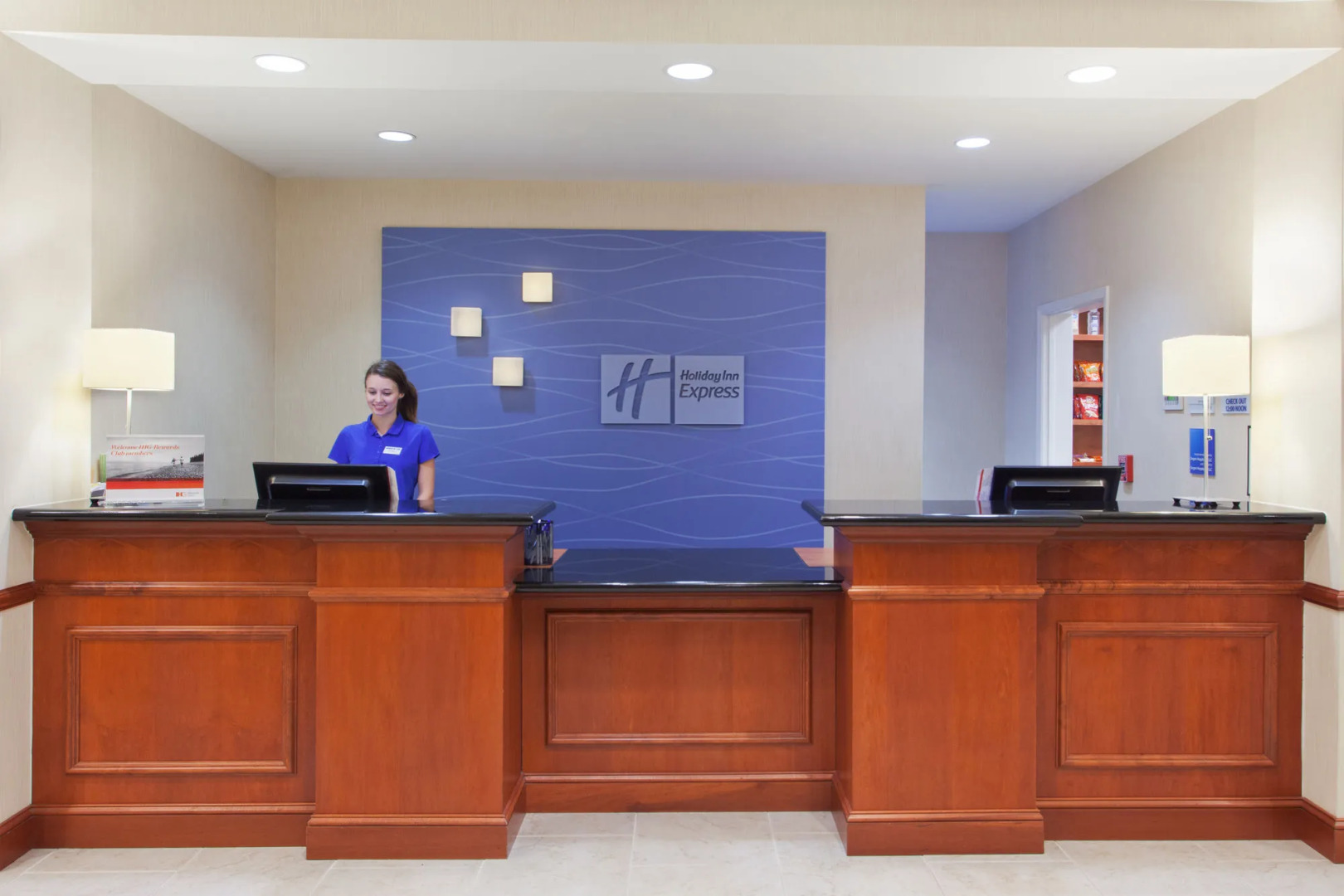 Holiday Inn Express & Suites Baton Rouge East by IHG
