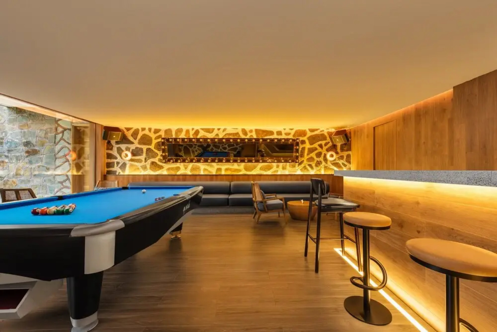 Yaojia Waterfall Village Resort