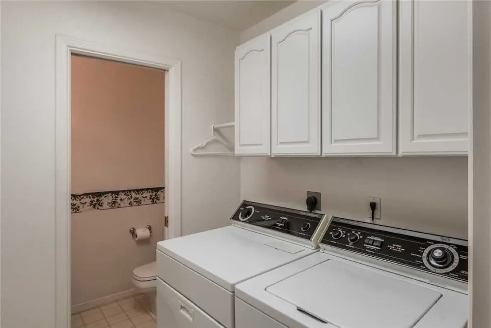 Partridge Home - Six Bedroom Cabin with Hot Tub