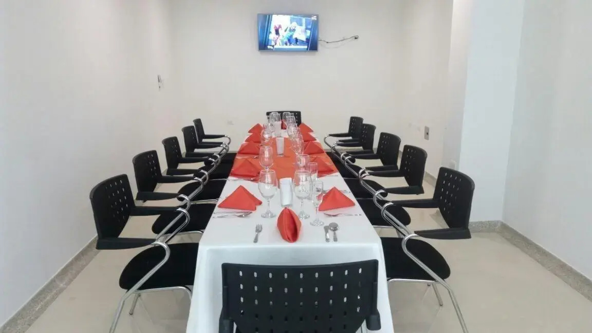 Hotel Titanium Plaza