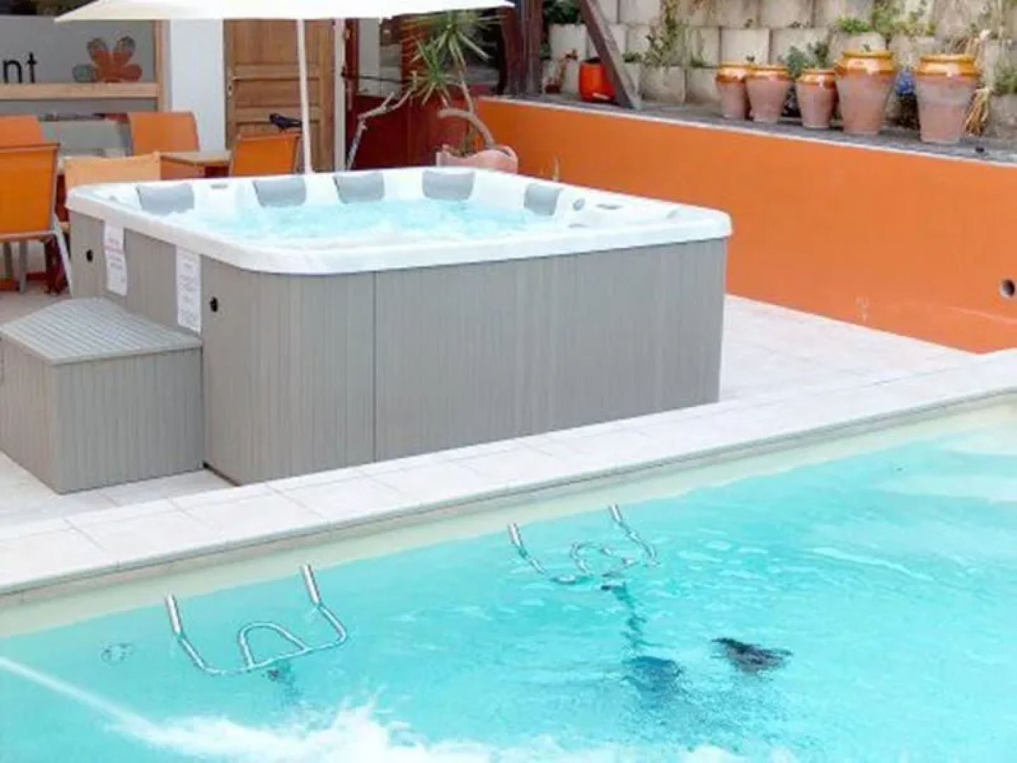 Logis Palais Des Fleurs Restaurant Les Capucines