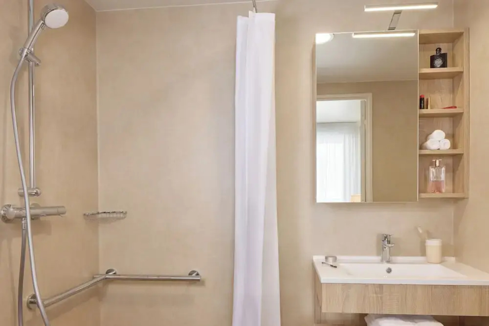 Quality Suites Cherbourg