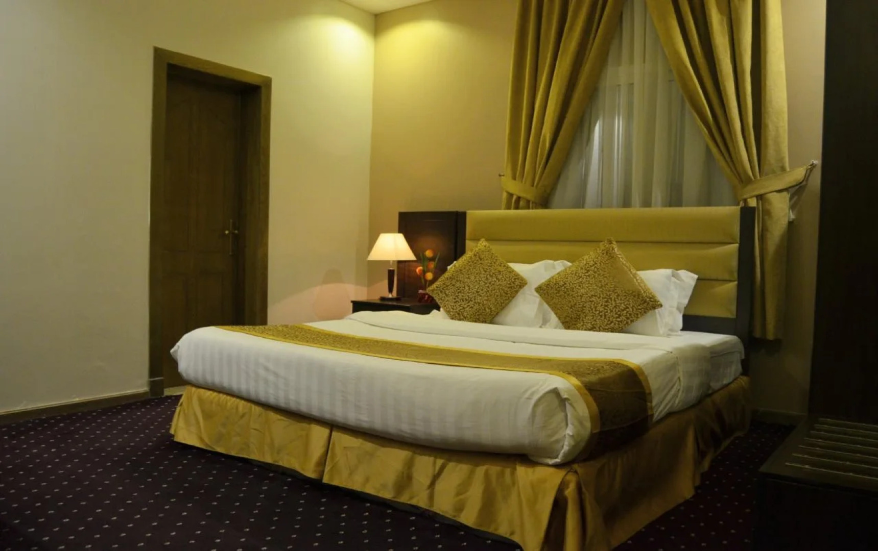 Silverton Hotel Suites