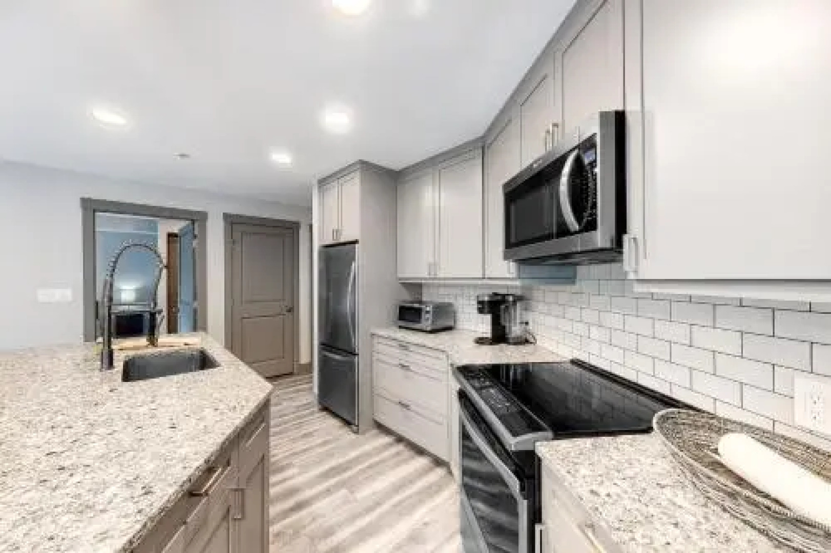 Eagle Springs East 206: White Fir Suite