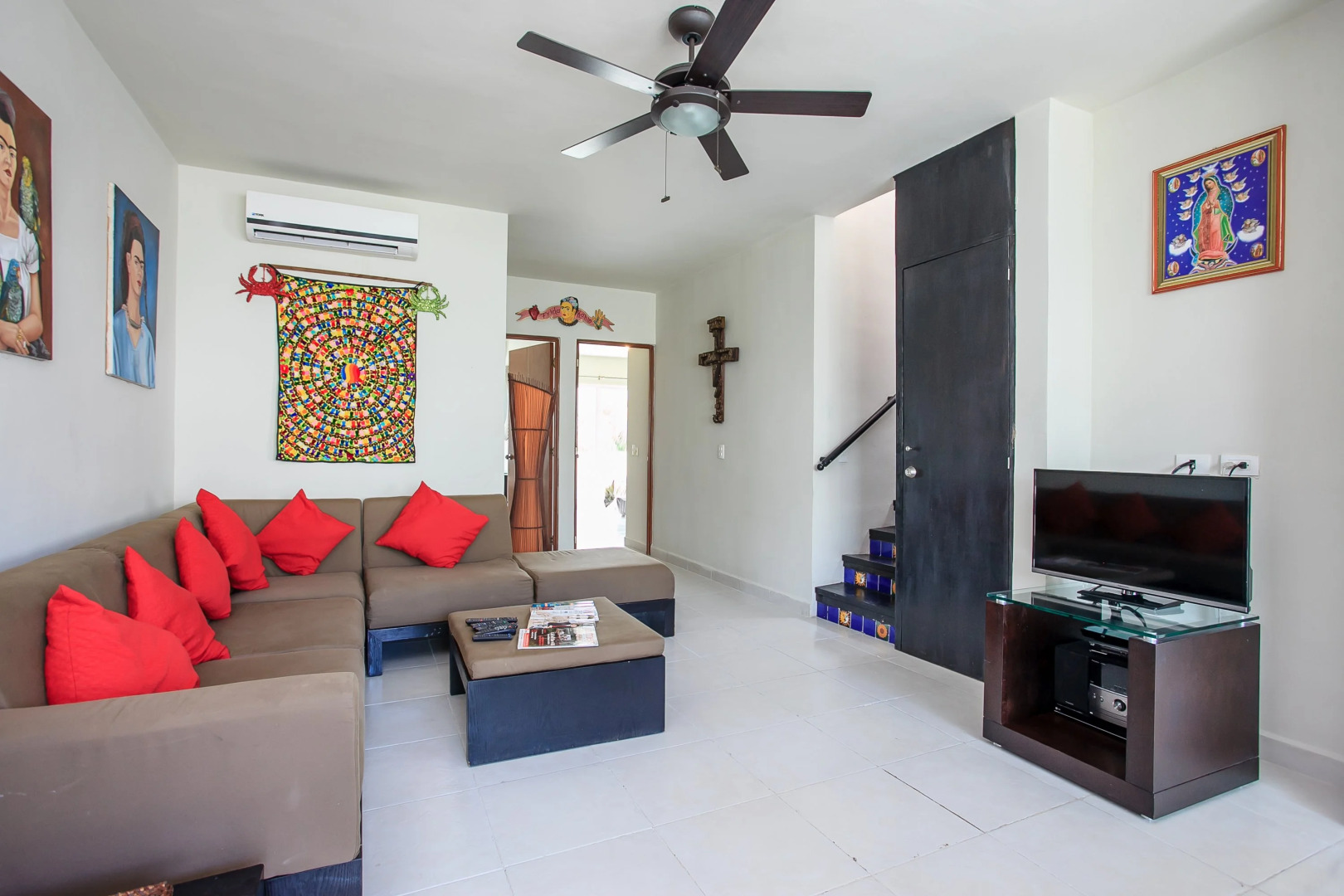 Contemporary Private 2 Br Ph Near Everything