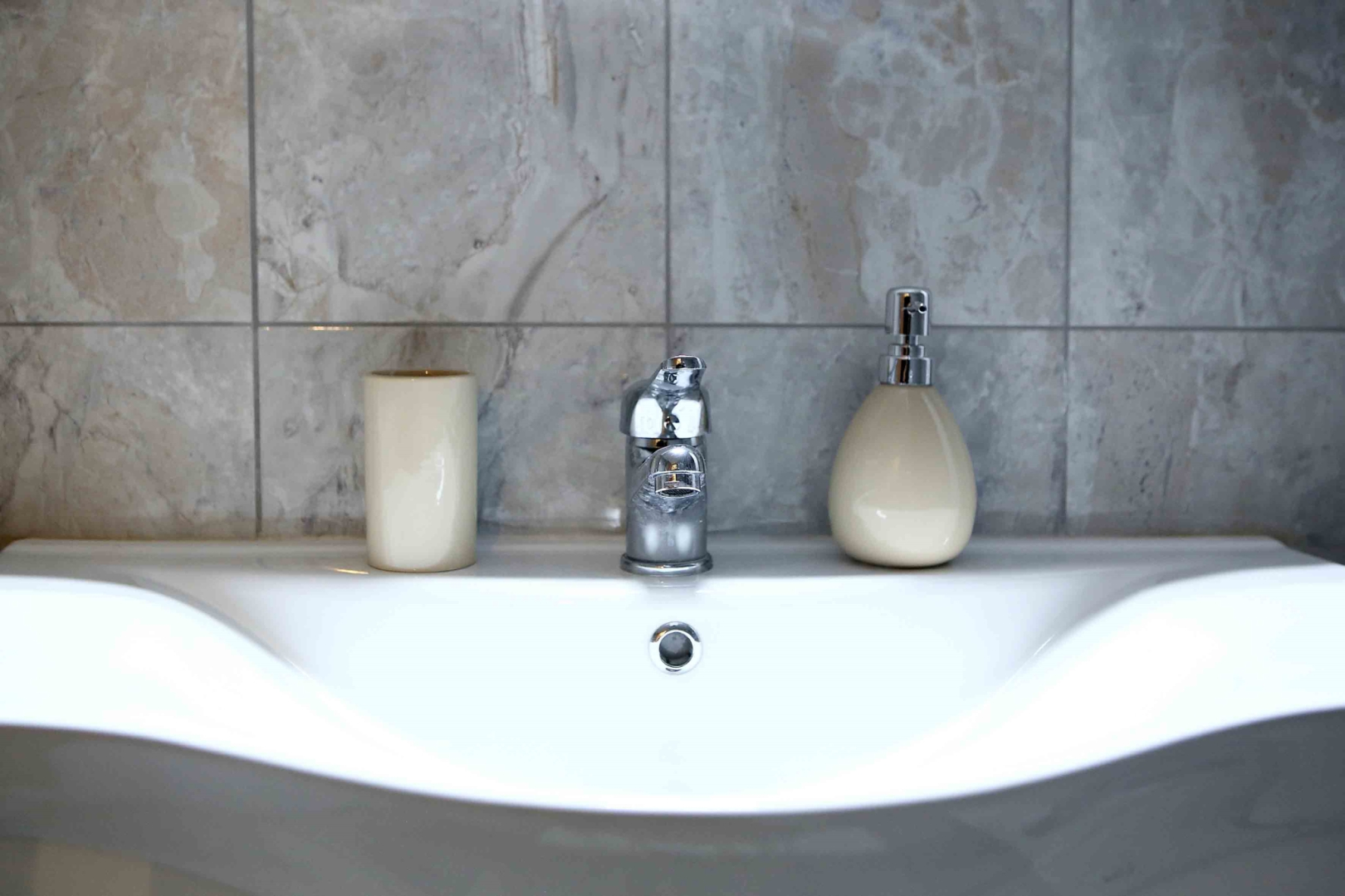 Best House Anakreontos