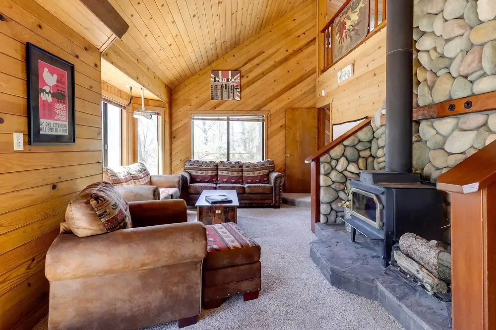 Welcoming Cole Ridge Chalet in Kelseyville!