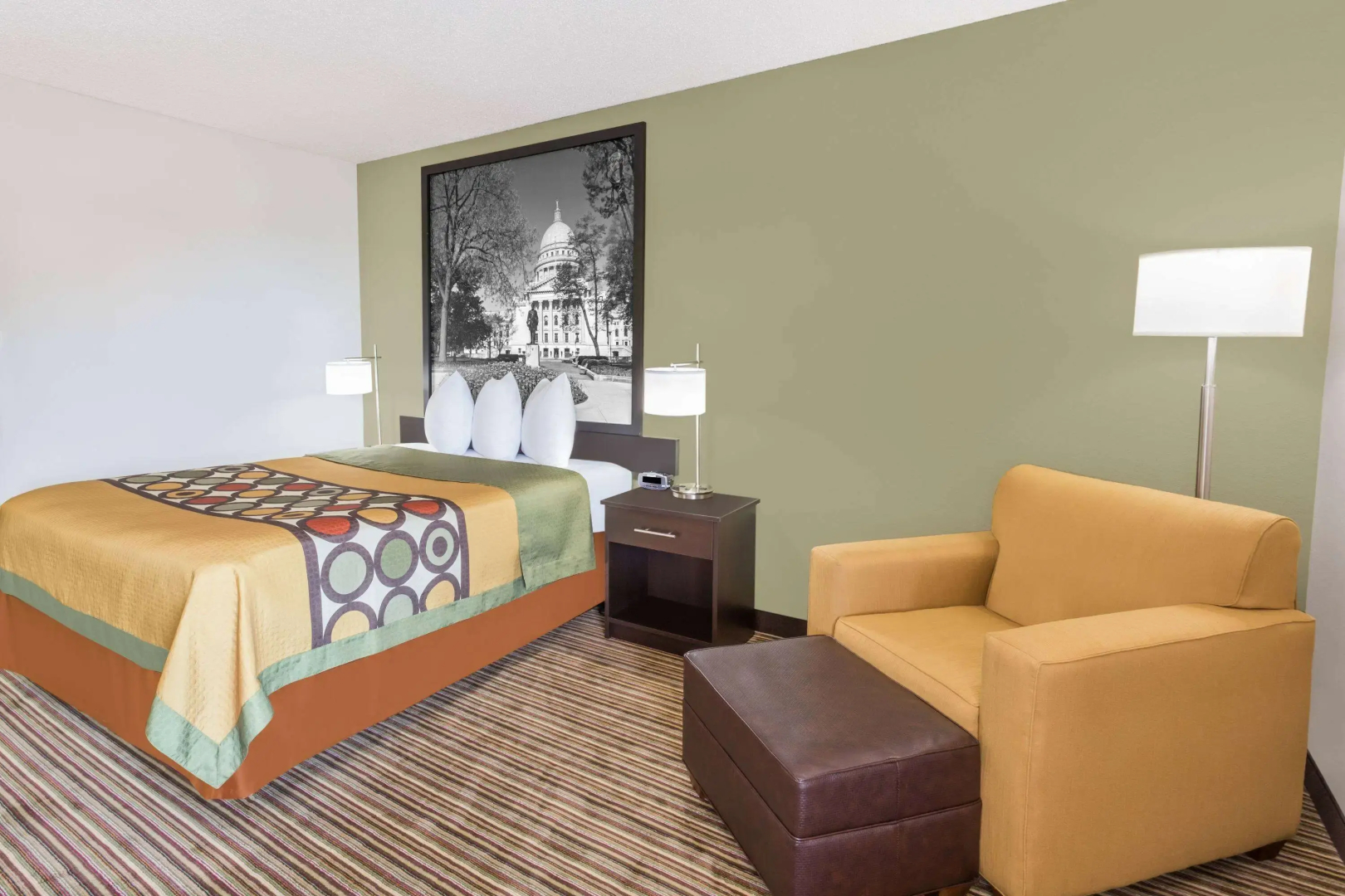 Super 8 by Wyndham Madison South